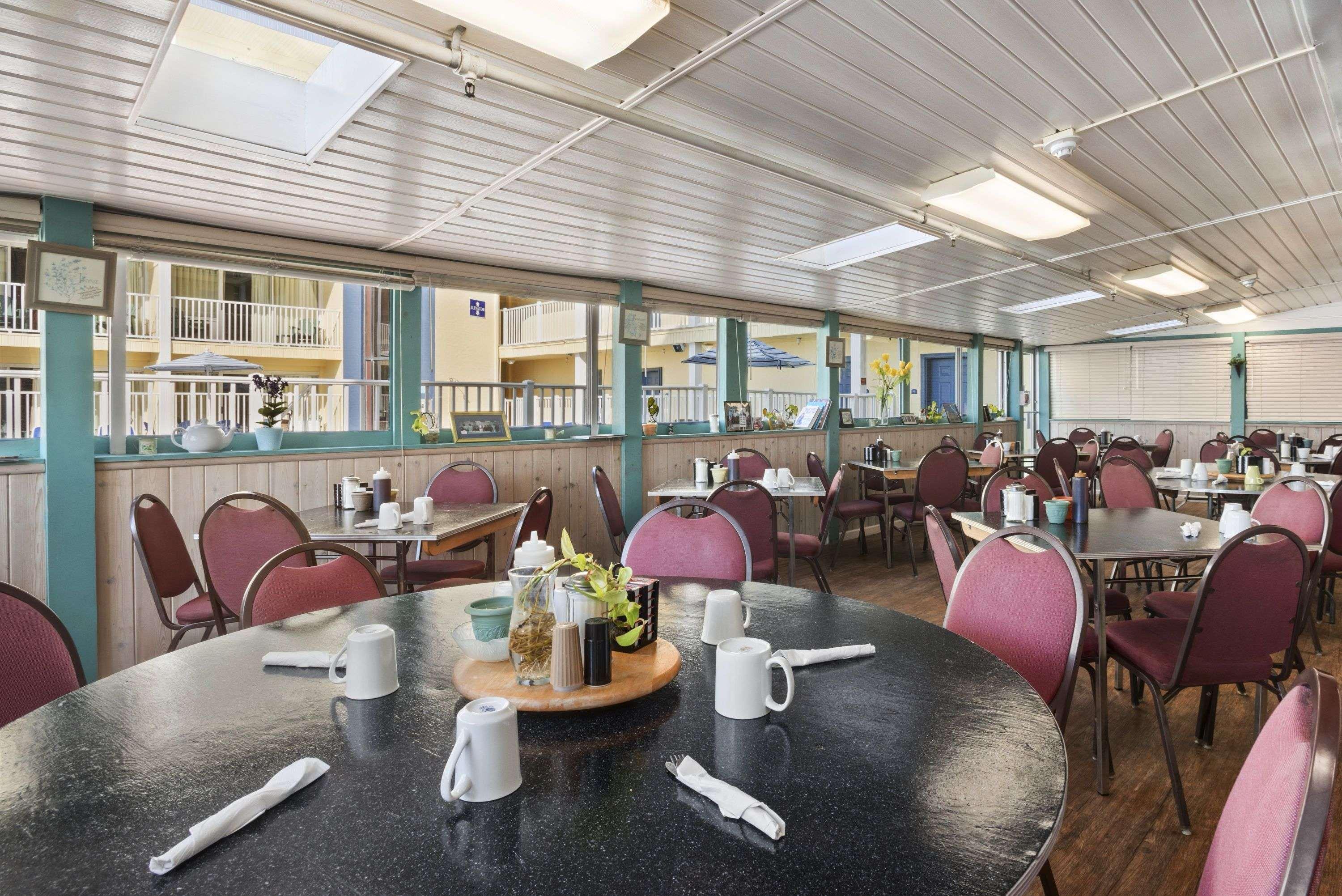 Howard Johnson By Wyndham Ocean City Oceanfront Экстерьер фото