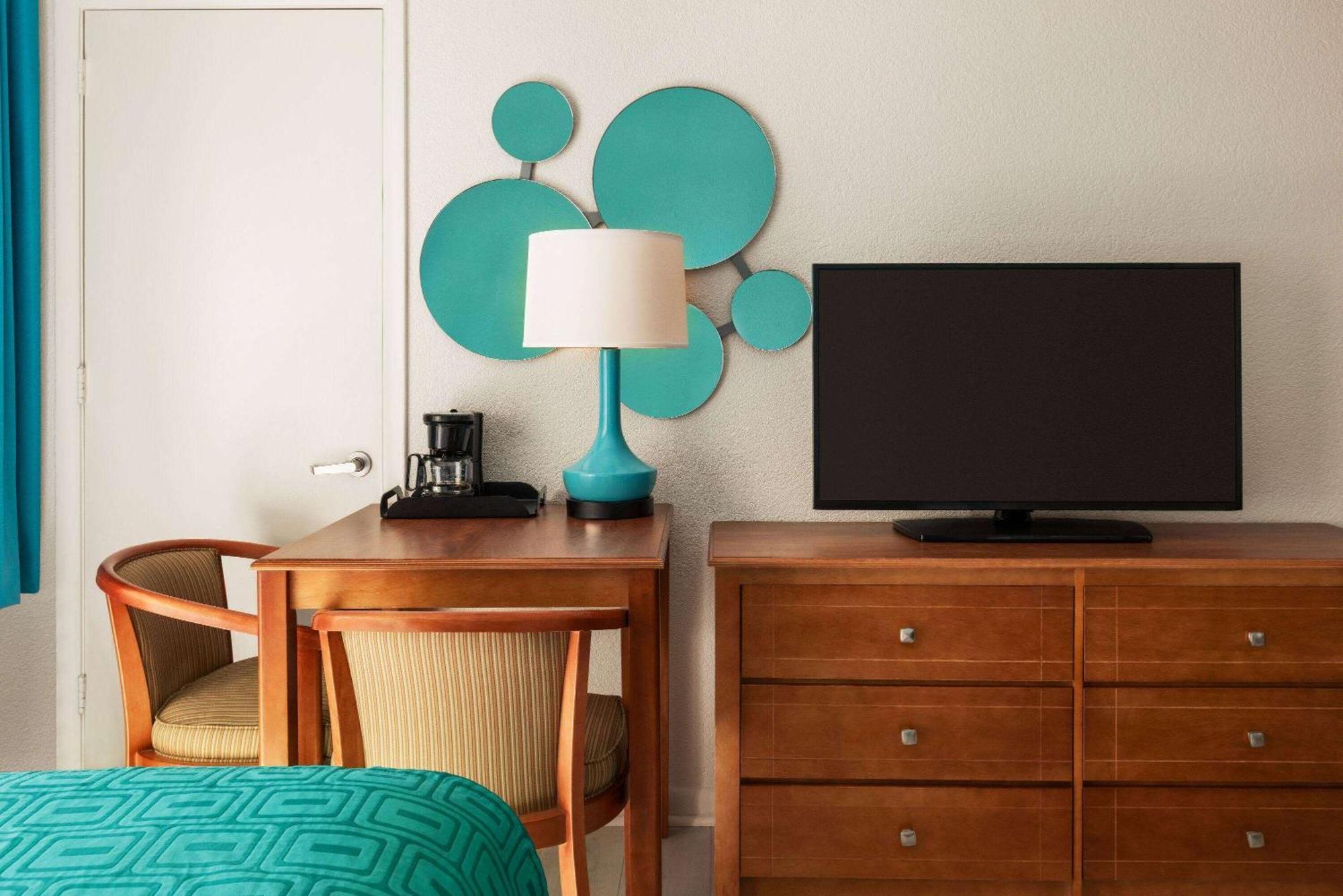 Howard Johnson By Wyndham Ocean City Oceanfront Экстерьер фото